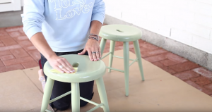 Renovácia stoličky, ktorú zvládne naozaj každý použite  farby v spreji